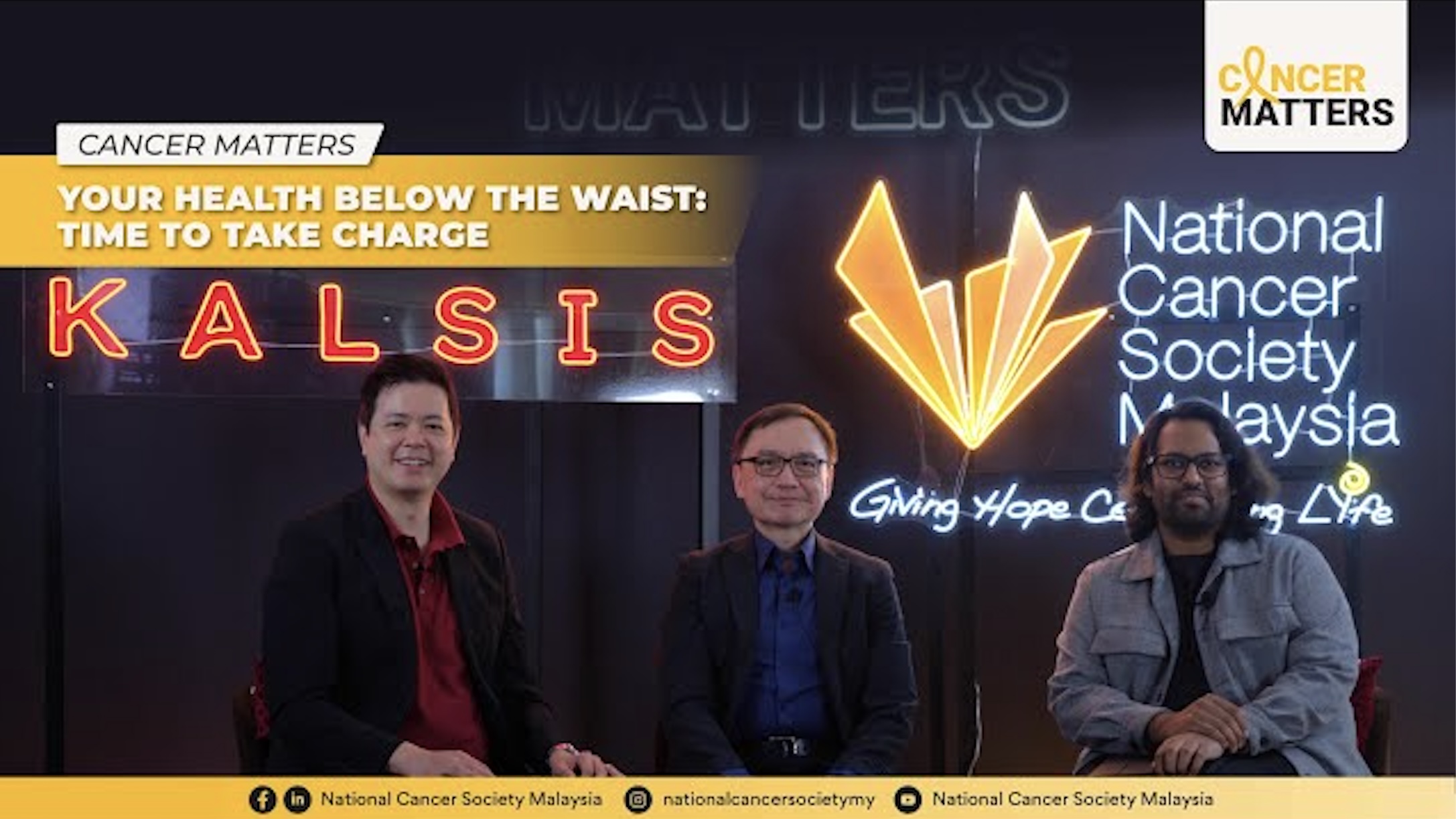 crowd, person, press conference, people, adult, male, man, accessories, glasses