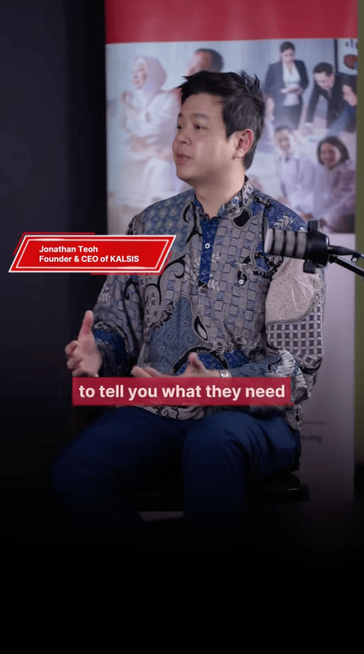 performer, person, solo performance, boy, male, teen, people, crowd